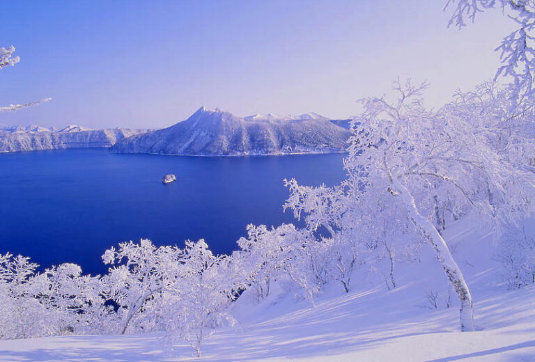 摩周湖_摩周湖の樹氷（摩周湖観光協会提供）